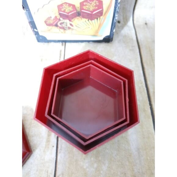 Vtg Trinket Boxes Boites Hexagonales 3 Burgundy Floral Stacking Trinket Boxes - Picture 4 of 5